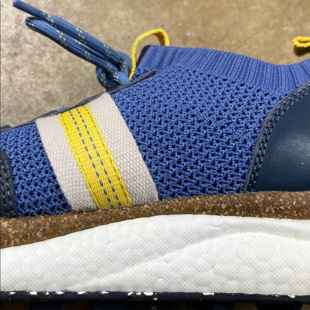 OTBT Speed shoe in Blue, Yellow and white
Size: 7 - Picture 8 of 9